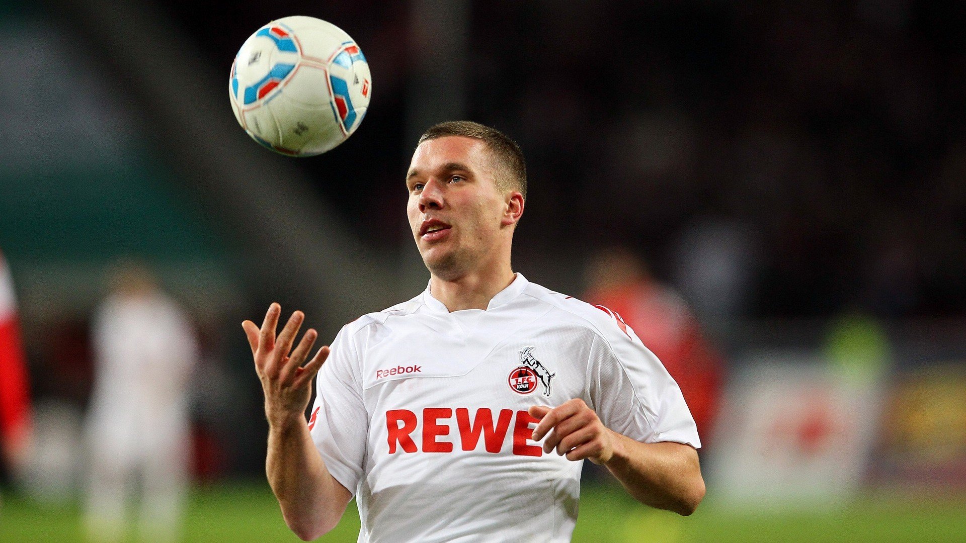 绝境中的神迹，莱比锡补时世界波，一剑封喉击退曼联，莱比锡补时世界波绝杀曼联，绝境神迹一剑封喉